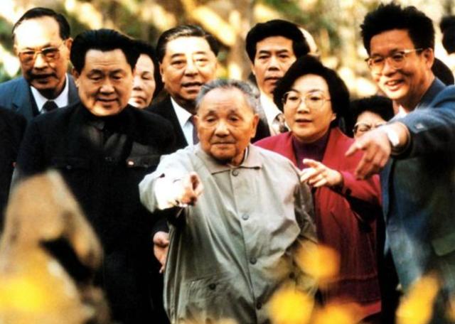邓小平访问新加坡，会谈后沉默不语，李光耀：从未见过这样的领袖