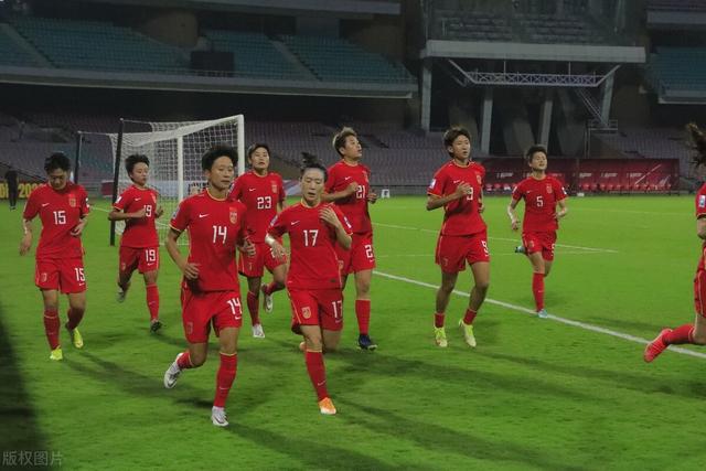 中国女足日本首发王珊珊唐佳丽领衔出战王霜张睿替补待命 新闻时间