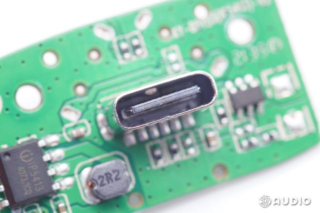 浅入耳式设计，5.1蓝牙芯片，联想thinkplus Liveods LP40拆解报告