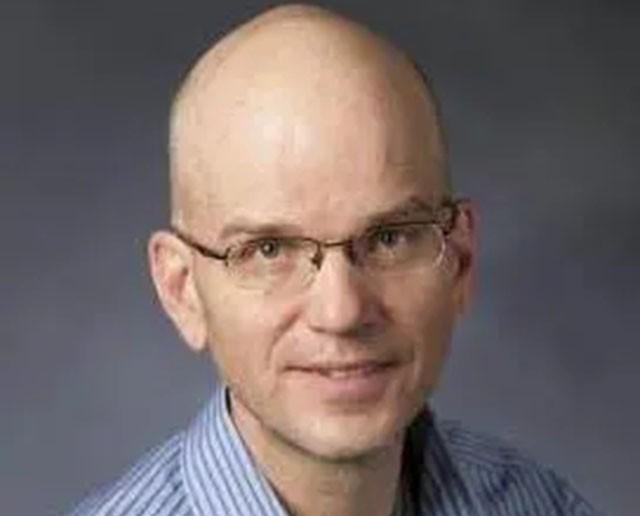 南京大学电子科学与工程学院马展