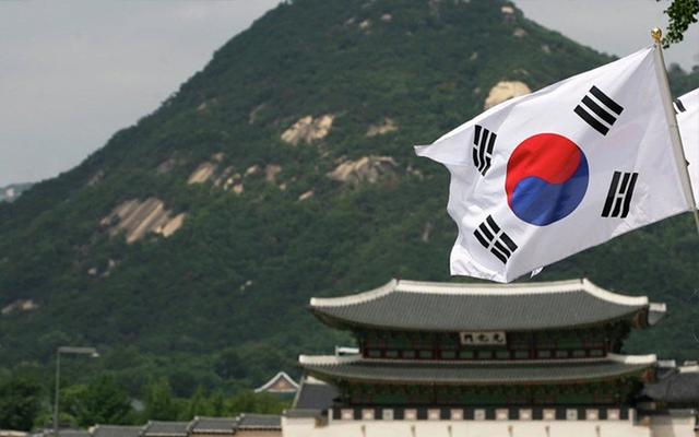 韩国新旧总统杠上了！文在寅切断尹锡悦钱权，青瓦台搬迁计划告吹