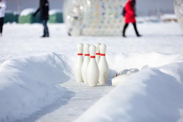 滑雪团建方案