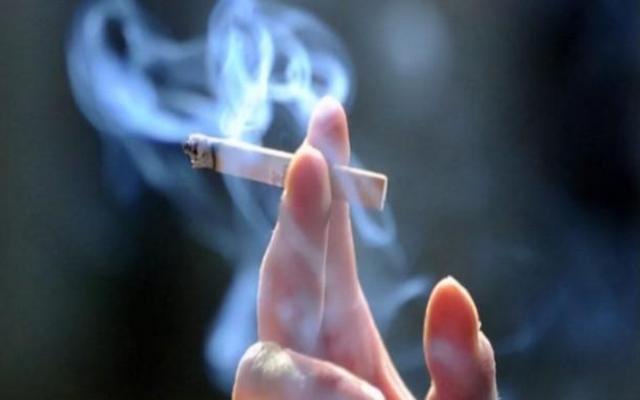 王先生坚持每天喝红酒“软化血管”，半年后他怎么样了？