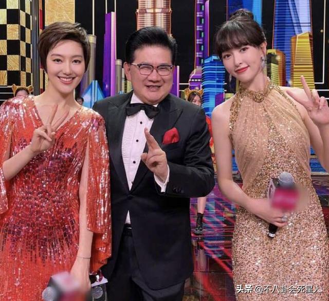 12位女星卫视春晚状态！杨颖唐嫣美得亮眼，关晓彤大长腿厉害了