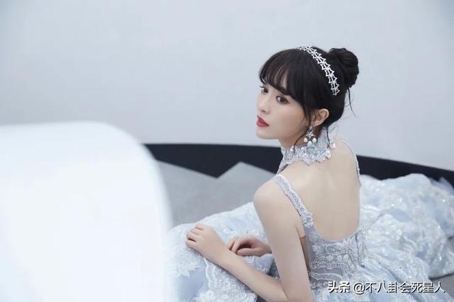 12位女星卫视春晚状态！杨颖唐嫣美得亮眼，关晓彤大长腿厉害了