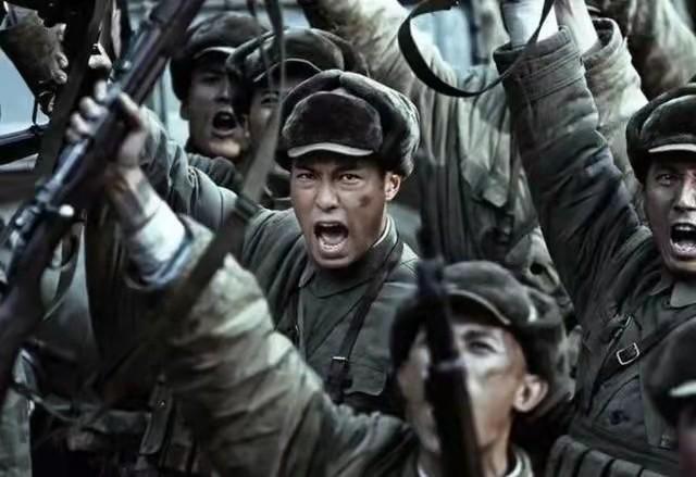 1954年，河南一清洁工的身份暴露，被送到北京，成为伟人座上宾