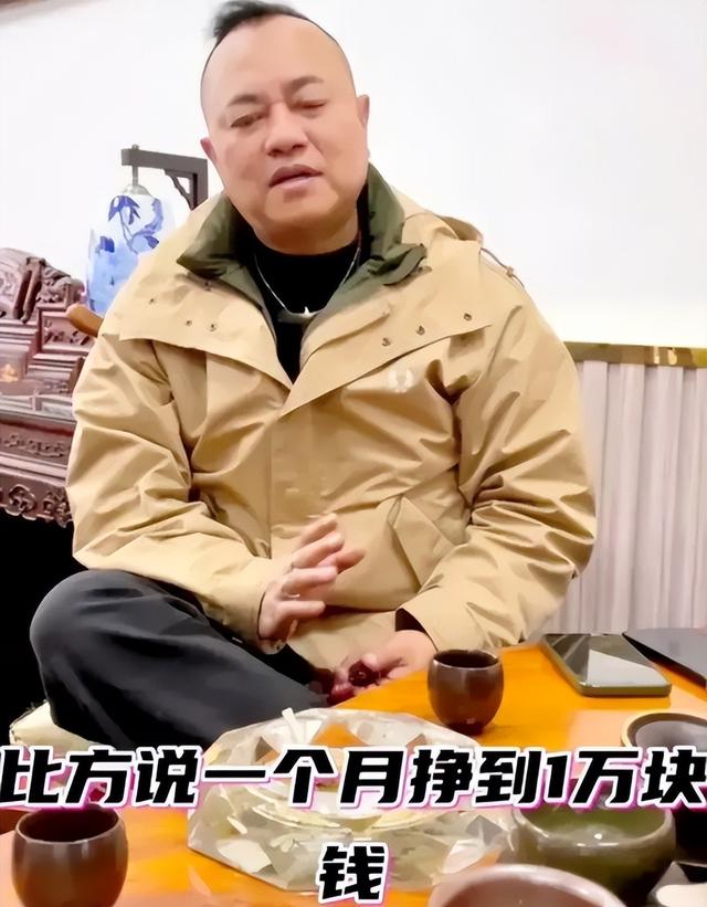 赵本山女儿“出高招”：想走的艺人赔偿违约金，留下的签30年长约