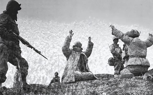 朝鲜战争美军士官回忆：中国人跳进阵地，捅死看到的每个美国人