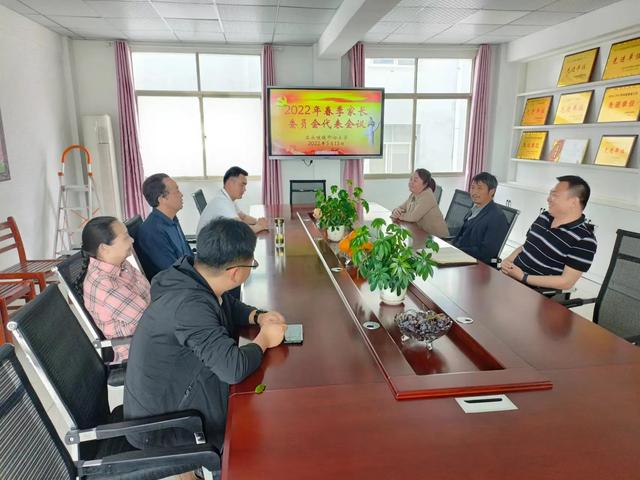 英山县石头咀镇中心小学开展活力大课间 精彩在校园活动