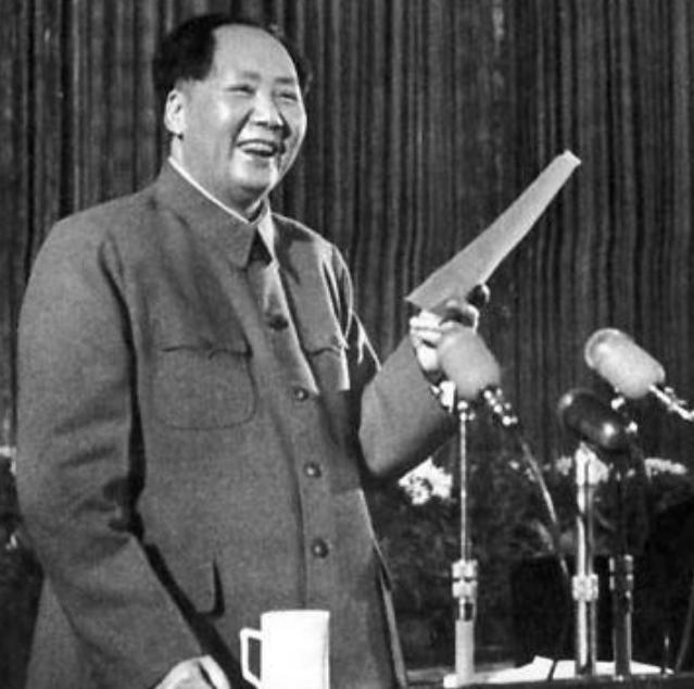 毛主席选帅出征朝鲜，4个野战军主将中，为何独独不考虑刘伯承？