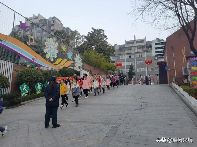 终于等到你！直击涪陵各大学校开学报名第一现场