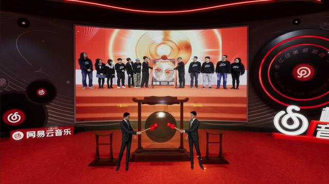 爆料！iPhone13出现红绿双色屏Bug/小米12全球首发骁龙8 Gen1…