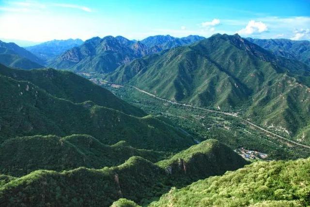 秋遊八達嶺長城之燕山的風景