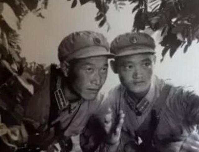 1964年，毛主席看京剧大戏，指着主角连忙问：这人现在什么职务？