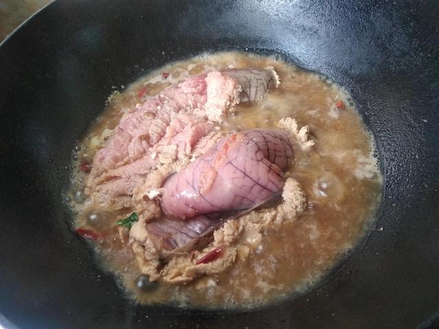 人过中年以后，建议常吃这4种食物，腿脚有劲易消化，别不懂吃