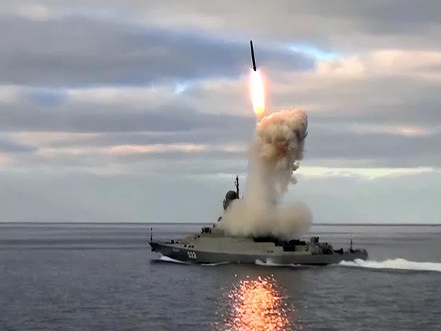 黑海舰队遭遇重创，俄军巡航导弹齐射复仇，乌空军司令部变成废墟