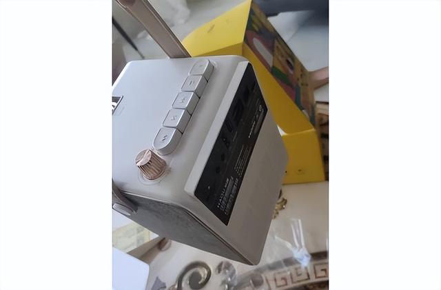联想airh3s投影仪值不值得入手？哈趣H1性价比更高