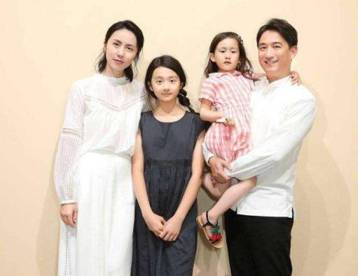 黄磊：我不是完美的男人，婚后绝对不会辜负妻子，家庭是我的全部