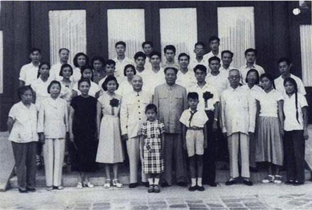 1976年，孔继宁14岁外公毛主席去世，孔继宁：妈妈一直想念外公