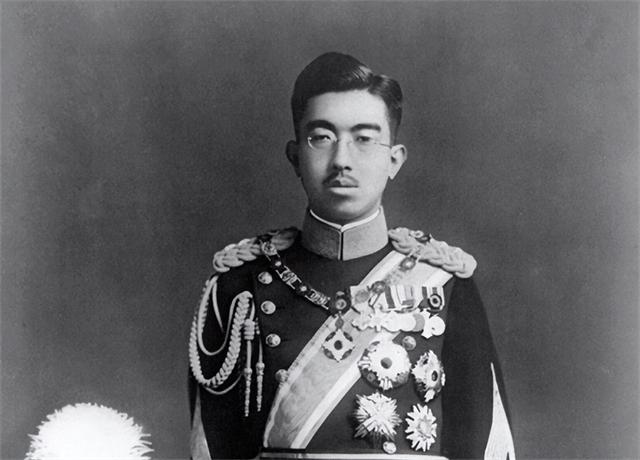 1978年日本记者刁难：钓鱼岛属于哪国，邓小平巧妙应答令人佩服