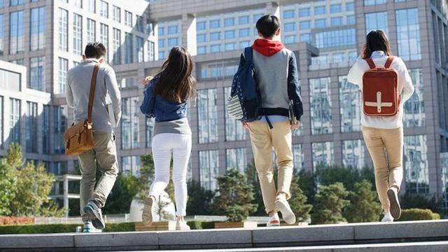 30年3000高考状元，无一行业领袖？任正非：都追求“短平快”去了