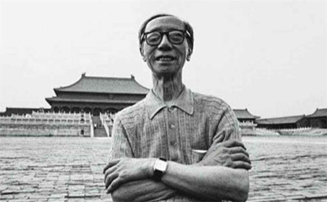 溥仪晚年住在什么地方，去世时家里还有多少钱？