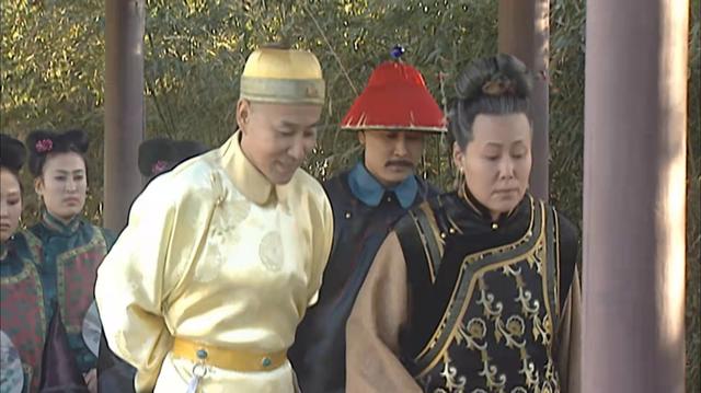 孝庄死后，为何37年后才下葬？得知康熙的难处后，才发现真是无奈