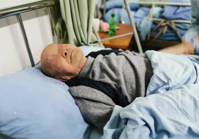 20年，成都95岁老中医告保姆：雇佣10年，我的百万存款咋成你的了