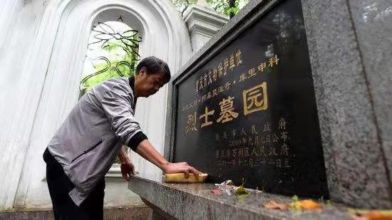 出生于乌克兰的库里申科，援助中国多次立功，为何坠落长江？