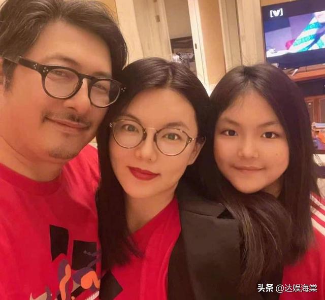 46岁李湘晒隔离日常，家中烤箱价值上万，疑似与前夫王岳伦同住？