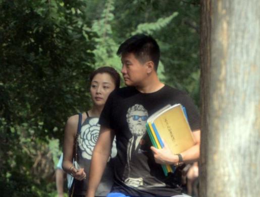 殷桃，那些进入她世界的男人都成了过客，她要追求的底是什么？