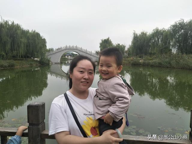 今天宝宝你三周岁了，从2斤到32斤，你就是我们最大的幸福