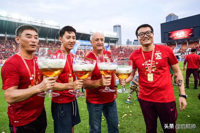 终极名单出炉！前国足教练强势压阵，广州队8至11号球衣无人敢穿