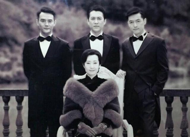 接烂剧、装少女、敷衍观众，这些曾经的好演员，也为“钱”折腰了