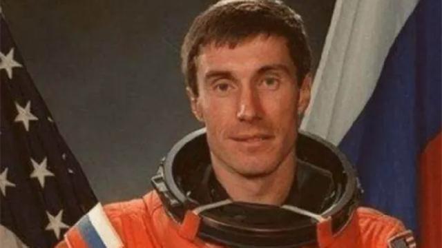 悲催的航天员：还在天上国家没了，在外太空飘311天，最后怎样？