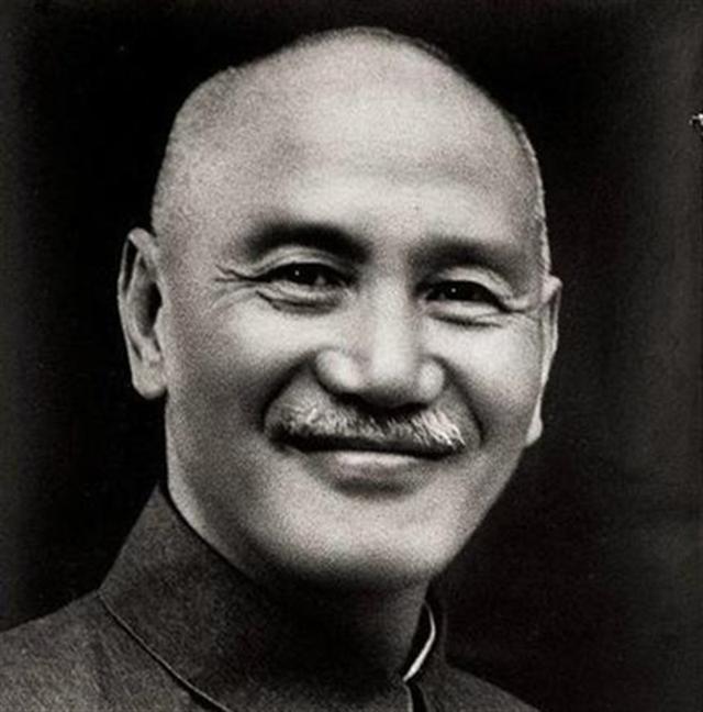 1946年老蒋下令炸开汪精卫墓，开棺后发现尸体完好，口袋有张纸条