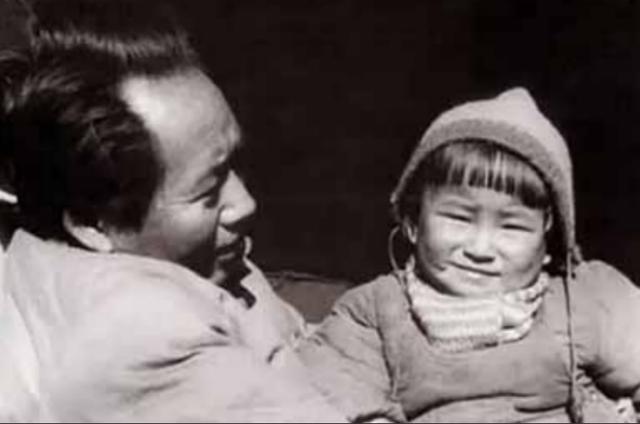 72年李讷离婚，毛主席得知其中原因后，落泪：讷娃的婚事太草率了