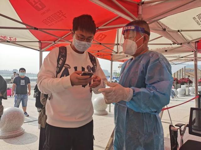 “五一”假期来临！ 普洱火车站迎来客流高峰