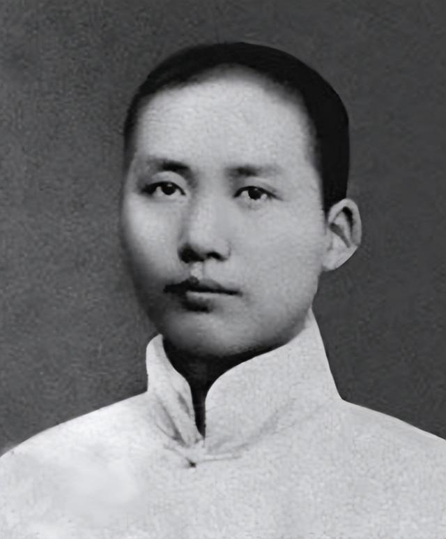 毛主席原配逝世多年，毛氏族谱记载：杨开慧之子毛岸龙作为其子