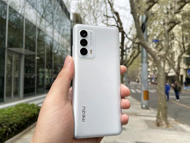 跟“半斤机”说再见，这4款轻薄机型不但配置强悍，价格还很亲民