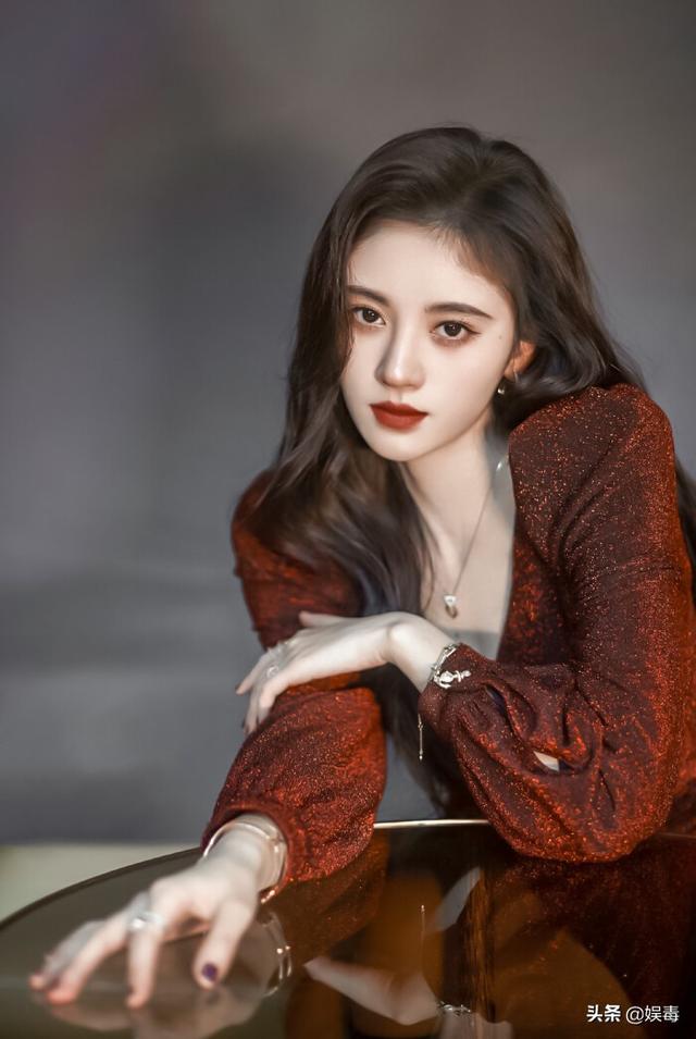 14岁的鞠婧祎(14岁的鞠婧祎图片)