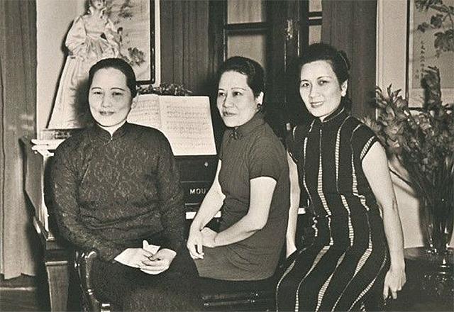 03年宋美龄在梦中去世，隔天清晨遗体被裹在羊毛毯中送出公寓