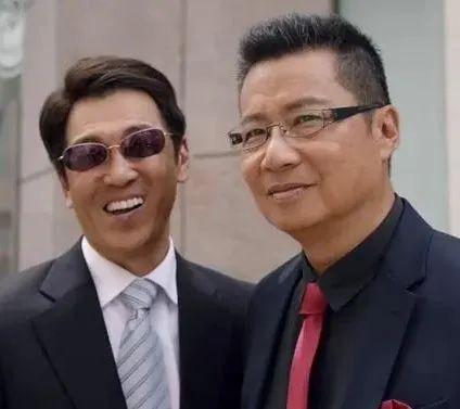 苹果2022春季发布会结束，但冲上热搜的竟然是一根线