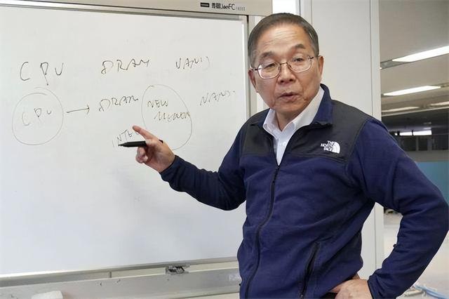 日本“芯片巨头”坂本幸雄，被美韩联合搞垮，72岁为复仇投奔中国