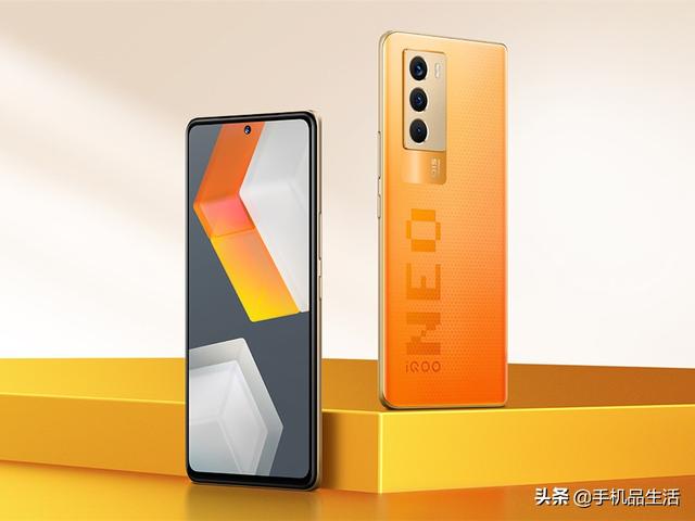 主打性价比的iQOO和realme，目前都有哪些值得购买的手机？