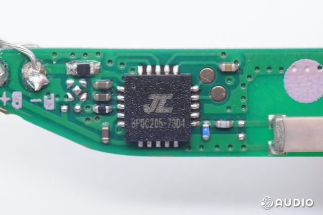 浅入耳式设计，5.1蓝牙芯片，联想thinkplus Liveods LP40拆解报告