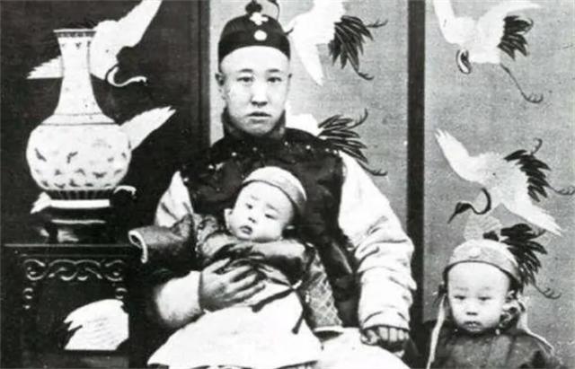 溥仪晚年住在什么地方，去世时家里还有多少钱？