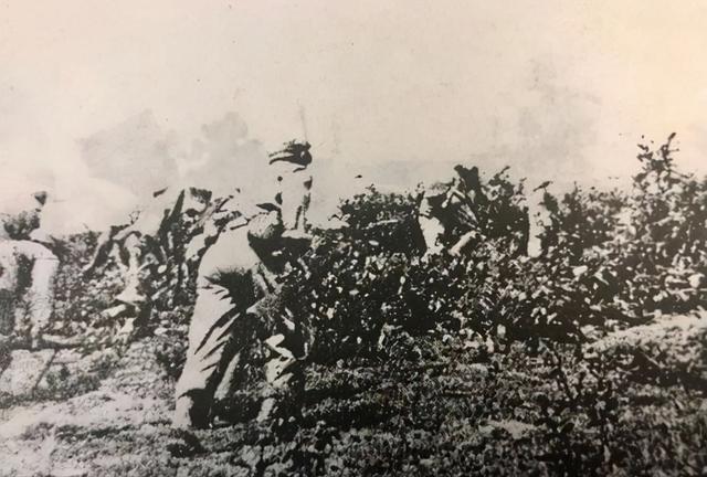 1949年毛主席曾给白崇禧指出两条路，他不走阳关道，偏要去独木桥