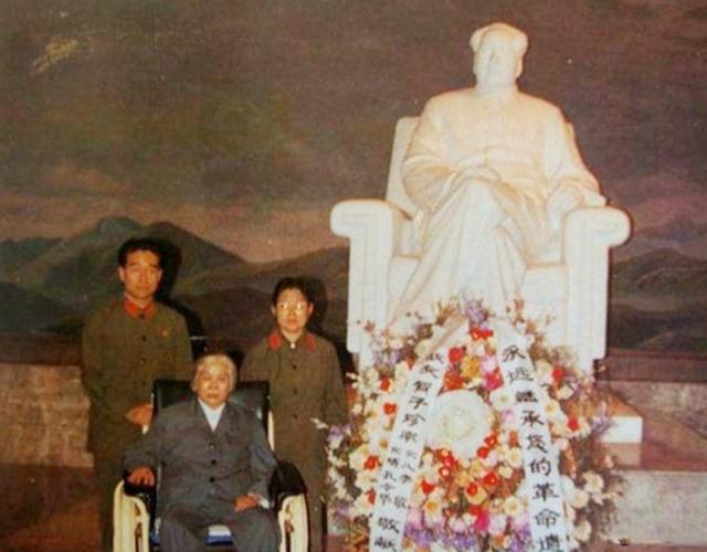1979年刚刚当选全国政协委员的贺子珍，就向中央提出了三个要求