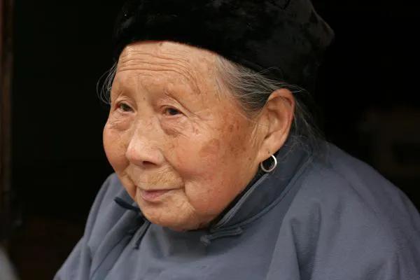 100岁老人直言：不合群才是晚年长寿最大的秘诀